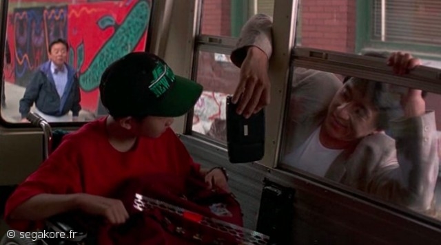 Cameo : la Game Gear dans Jackie Chan dans le Bronx (1995)